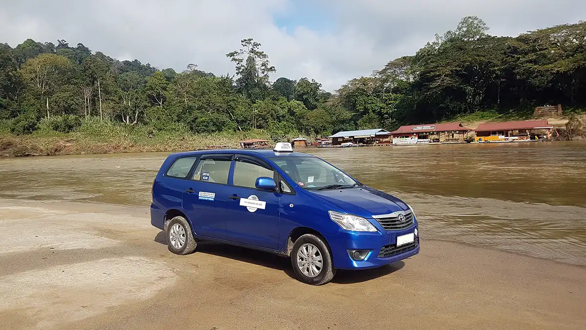 MPV taxi used for private transfer from Kuala Lumpur to Taman Negara Pahang